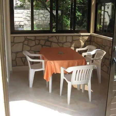 In With Seaview, Terrace, Air Condition, Wifi *