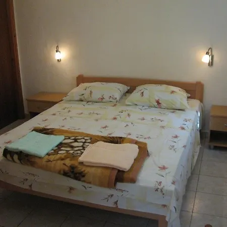 In With Seaview, Terrace, Air Condition, Wifi *