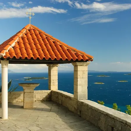 Apartment In With Seaview, Terrace, Air Condition, Wifi Orebic